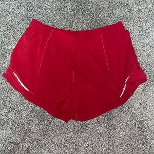 Lululemon Hotty Hot Low-Rise Lined Shorts 4”